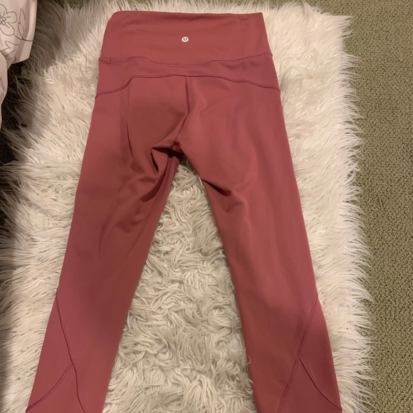 Women’s size 6 pink lulu lemon leggings - Picture 1 of 2